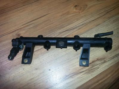 Fuel injector rail (injectors)(Fuel distributor) Citroen  Xsara Picasso, I 1999.12 - 2004.05